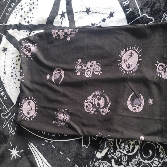 Iron Fist Skirt - Picture 3 of 8